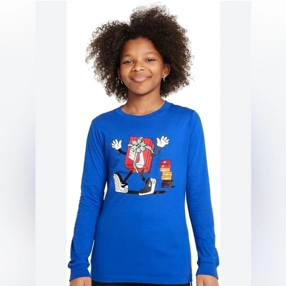 NWT Nike Sportswear Big Kids Long Sleeve T-Shirt